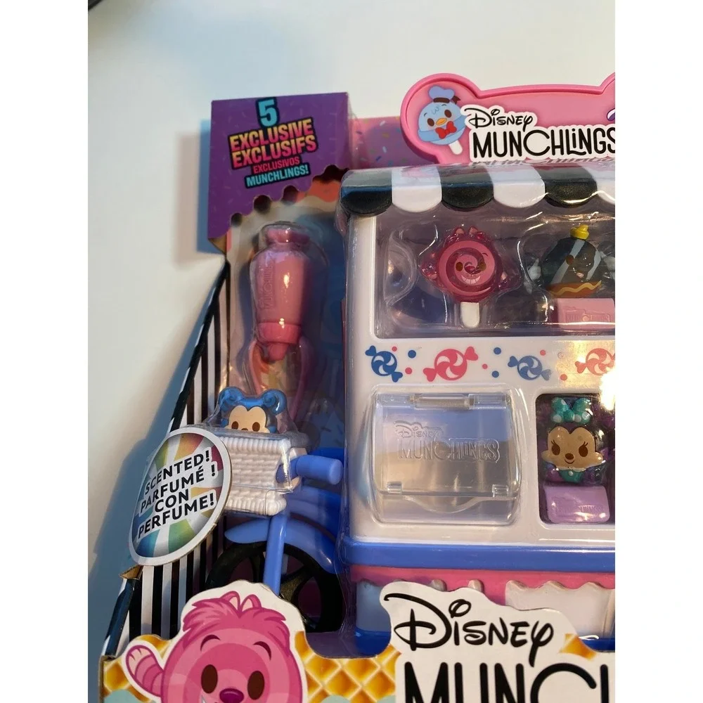 Disney Munchlings Candy Cart Playset 10 Pieces Exclusive Figures Lights Up Scent - Picture 2 of 7